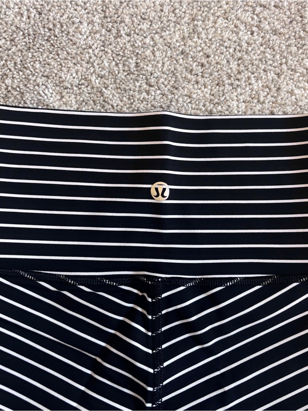 Lululemon Wunder under HR tight - Picture 2 of 3